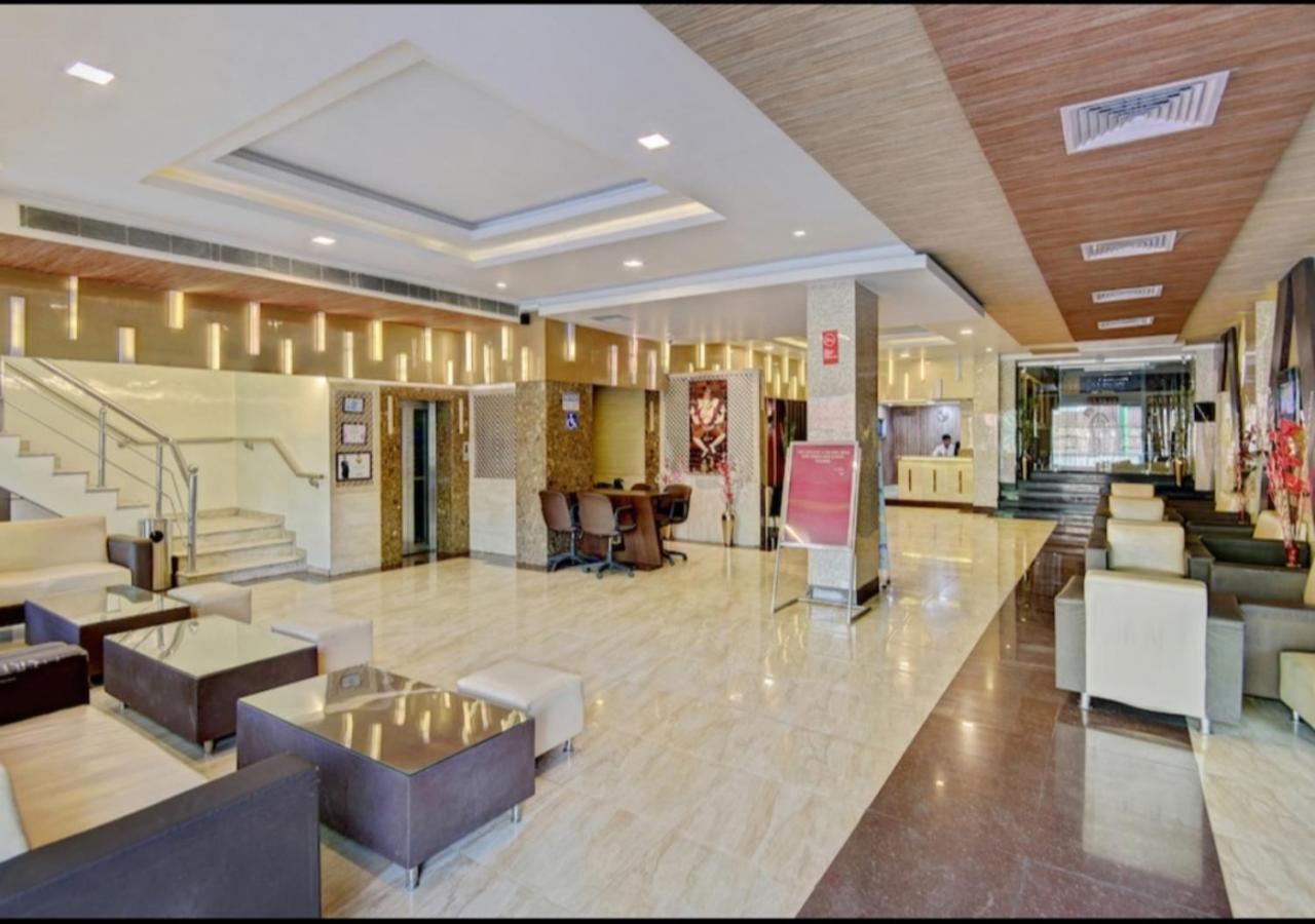 ホテル Citi Club カーンプル エクステリア 写真